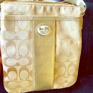 Coach Sutton Signature Swingpack